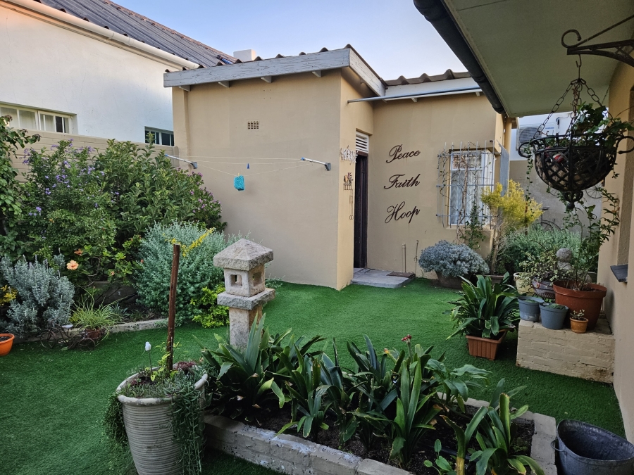 3 Bedroom Property for Sale in Gordons Bay Village Western Cape